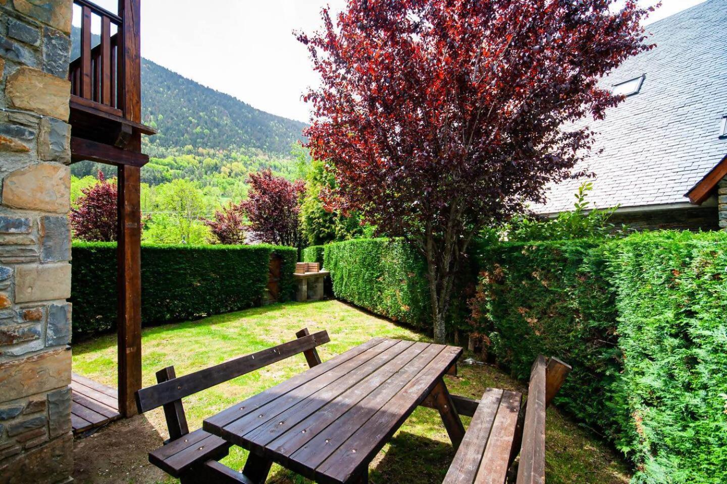 Espacioso Apartamento Con Jardin En Salardu Naut Aran Eksteriør billede